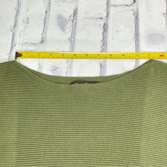 Tommy Bahama Bonita Boatneck Dolman Sleeve Sweater Womens Medium Olive Coastal - Picture 4 of 7